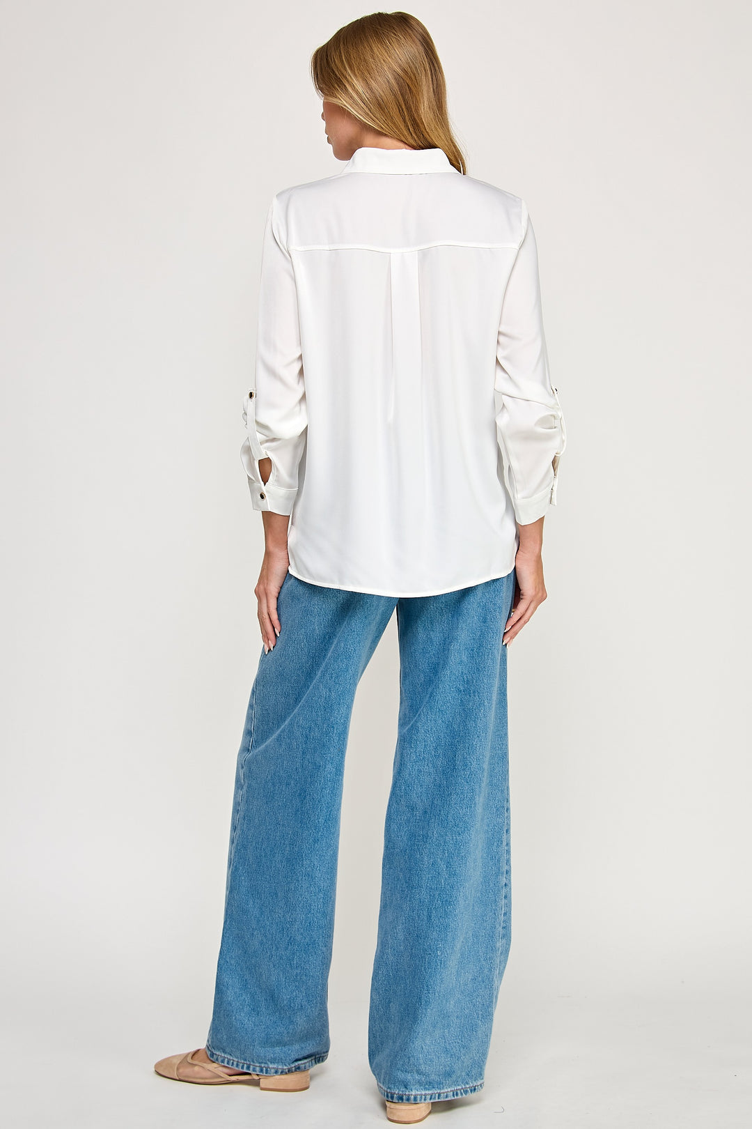 Blusa Satinada Elegante con Bolsillos de Solapa y Botones Metálicos