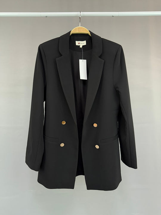 Saco tipo blazer de corte estructurado y moderno
