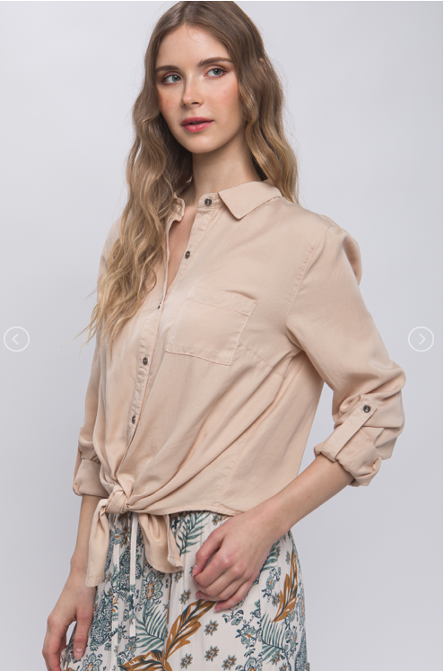 Camisa Manga Ajustable con Nudo Inferior y Cuello Camisero