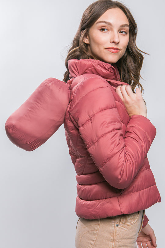 Chamarra acolchada ultraligera para mujer con cuello alto