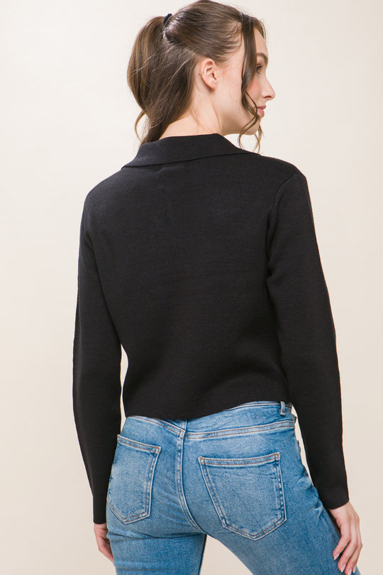 Suéter tipo blazer en tono vino es la combinación perfecta entre lo elegante y lo trendy.
