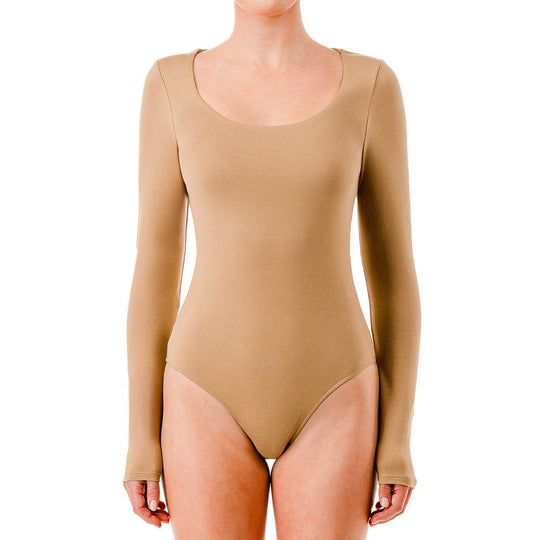 Pantiblusa o body de manga larga con diseño de escote redondo amplio y corte ceñido al cuerpo. Cuenta con un estilo minimalista y ajuste cómodo de silueta estilizada
