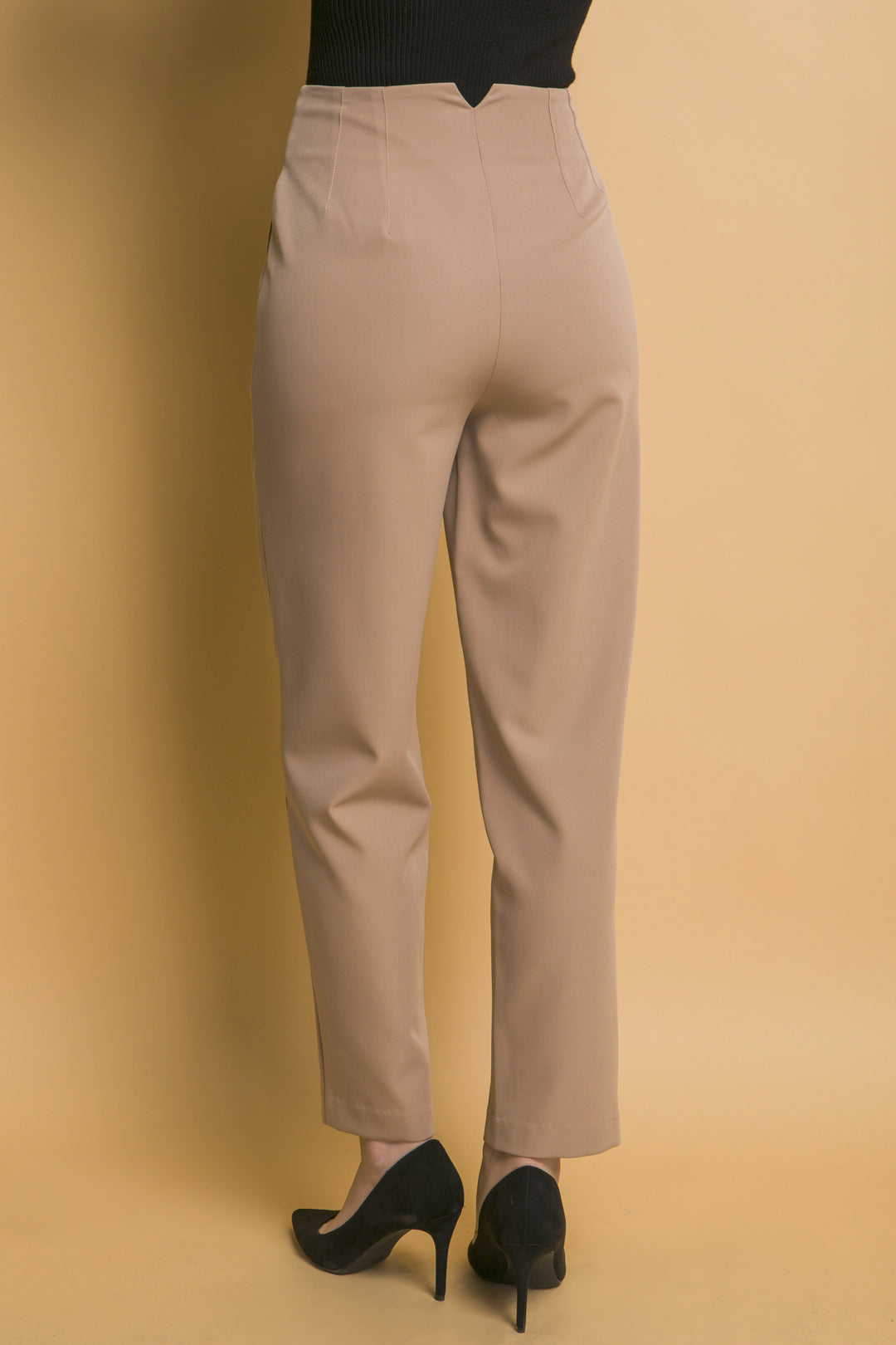 Pantalón "Camelia" de Talle Alto – Diseño Estructurado con Pinzas Definidas