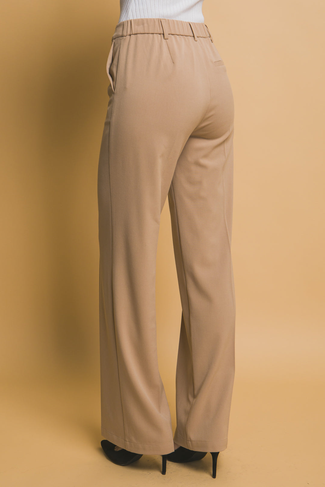 Pantalón Minimalista de Tiro Alto en Tono Moca