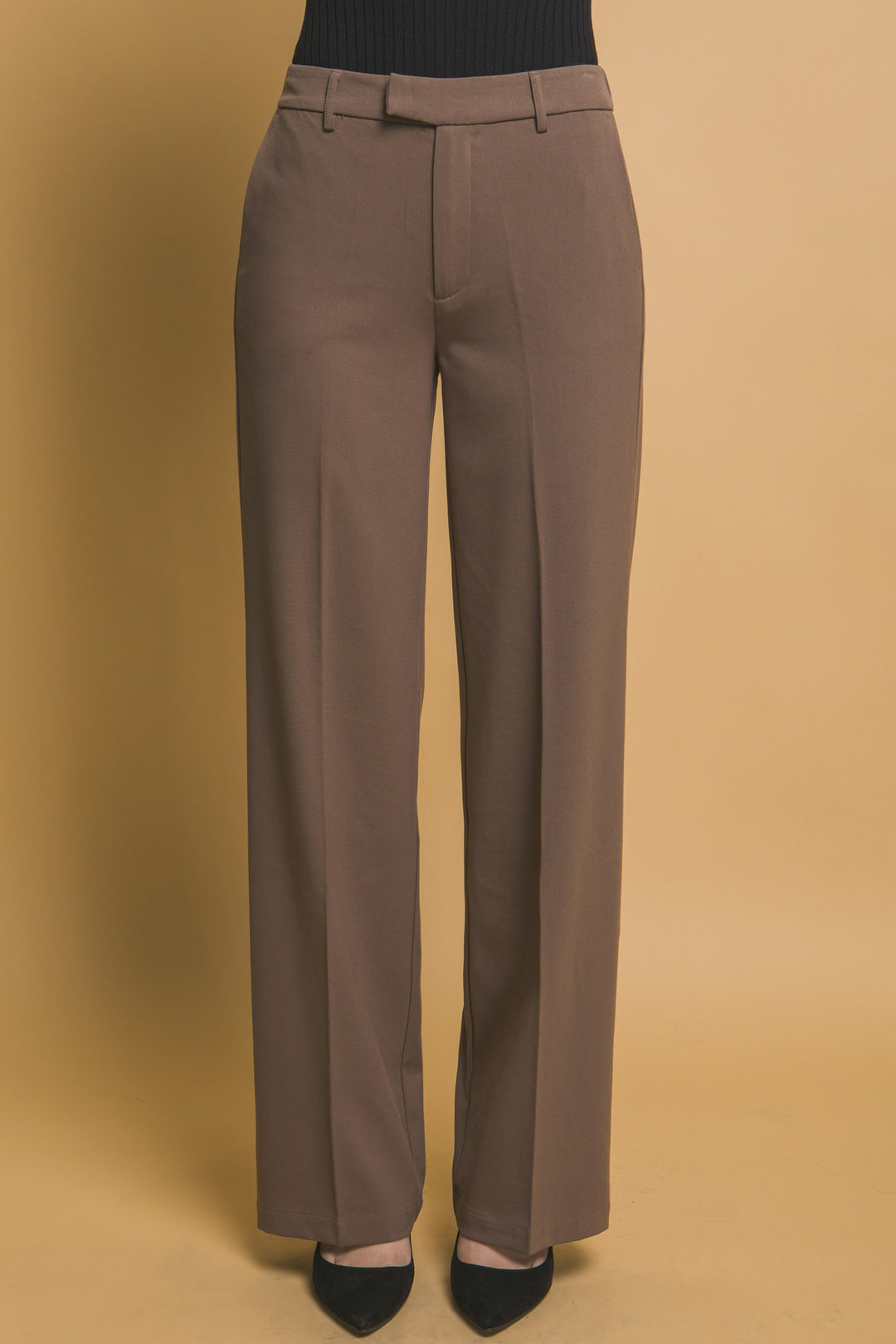 Pantalón Minimalista de Tiro Alto en Tono Moca