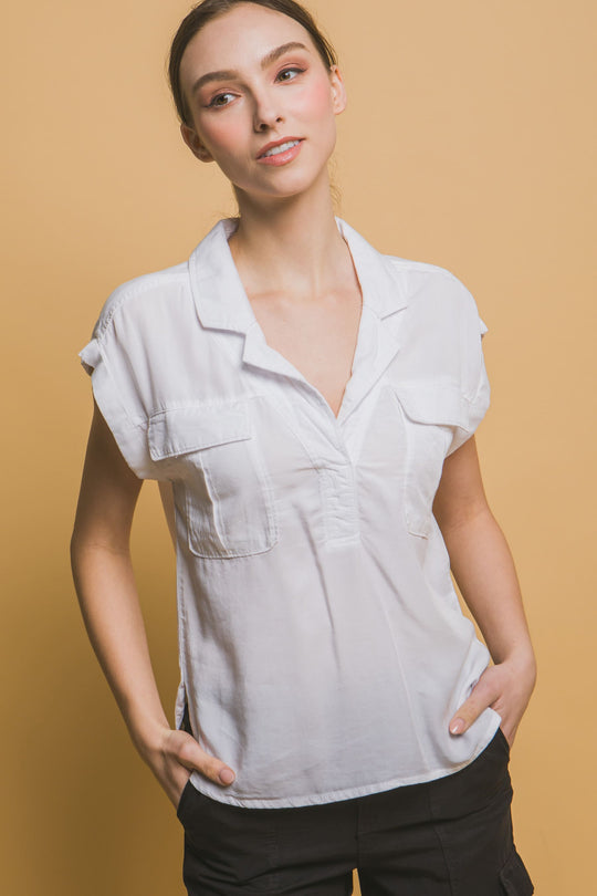 Blusa Corte V Con Dos Bolsillos