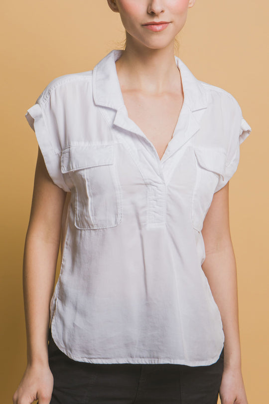 Blusa Corte V Con Dos Bolsillos