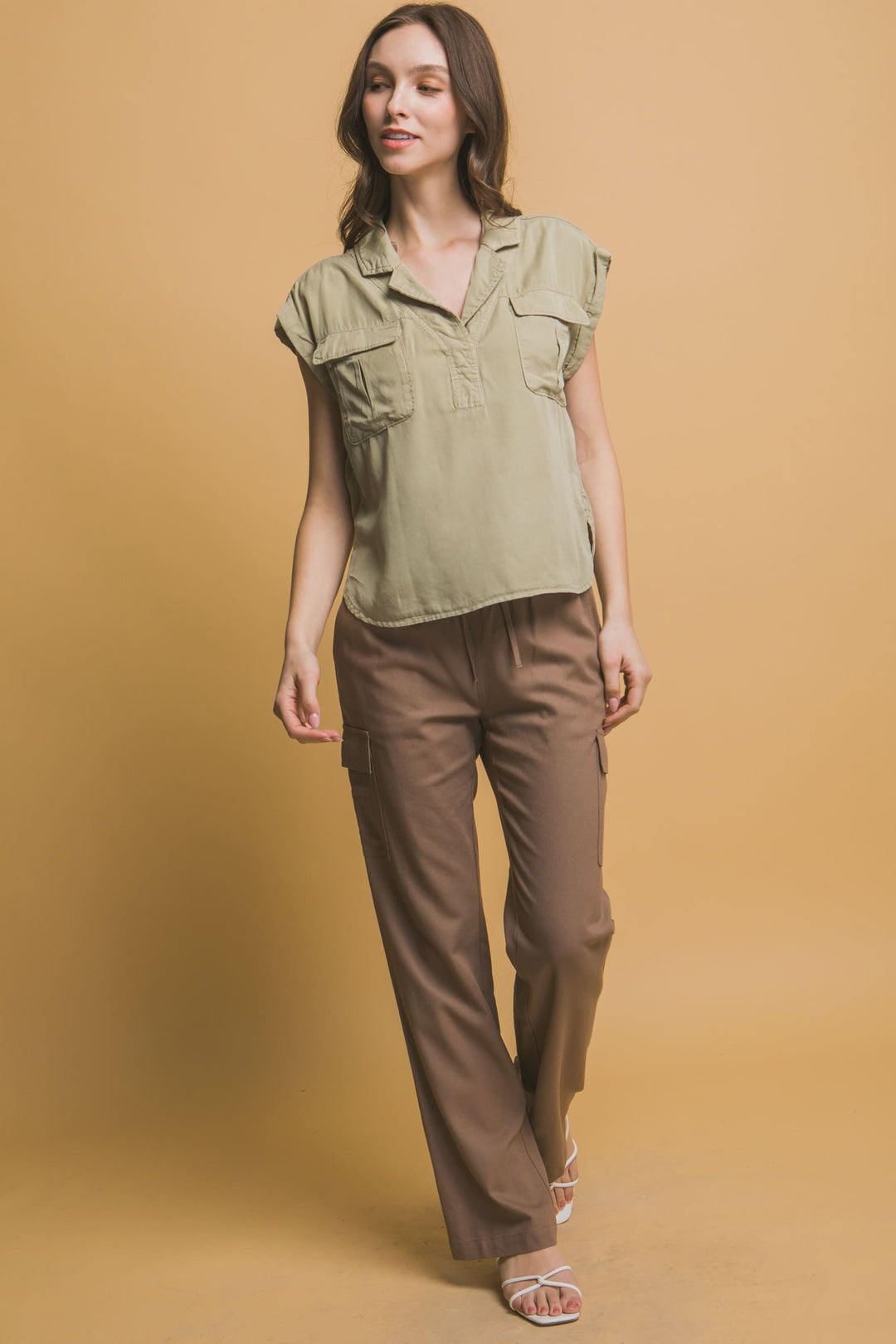 Blusa Corte V Con Dos Bolsillos
