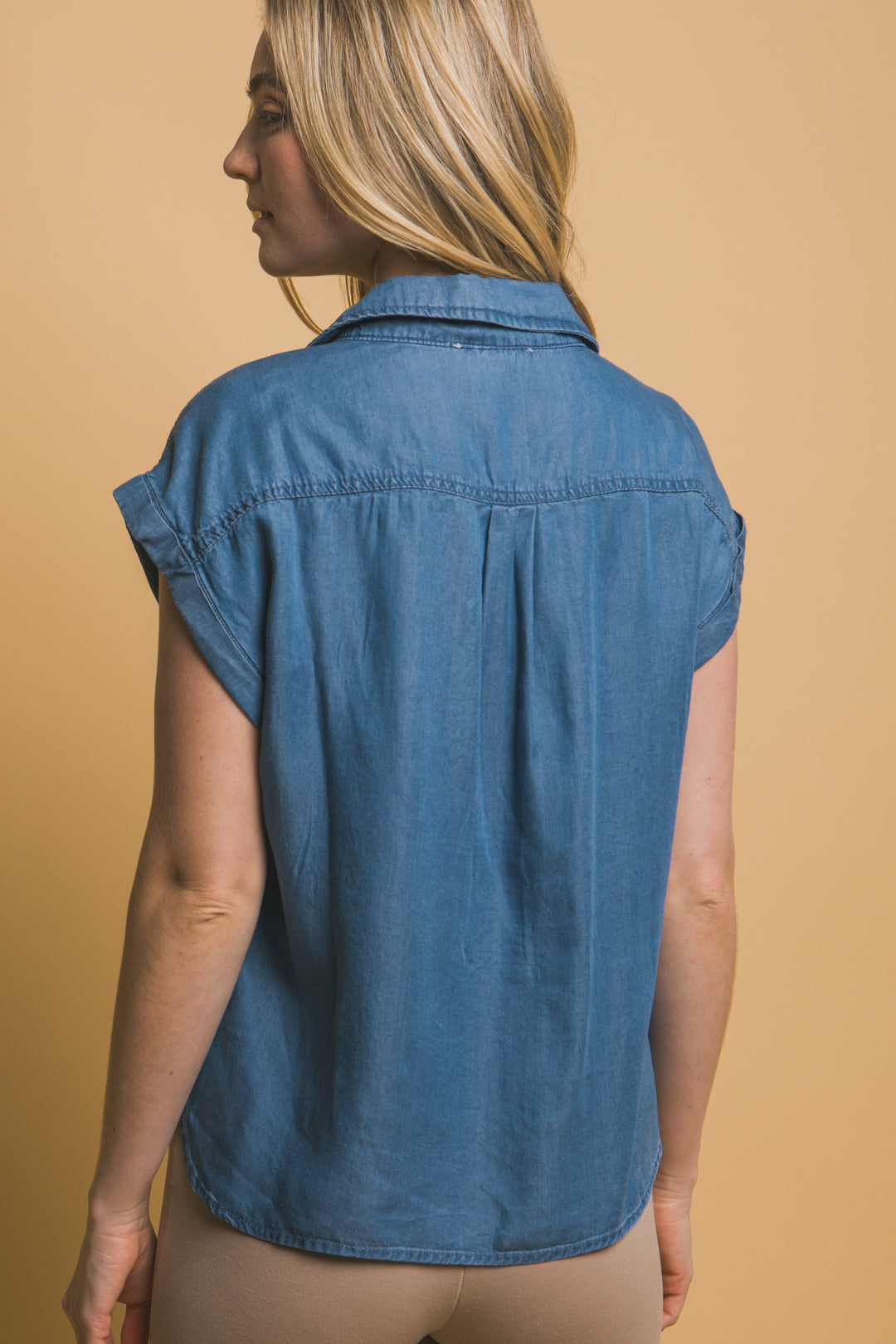 Blusa Corte V Con Dos Bolsillos