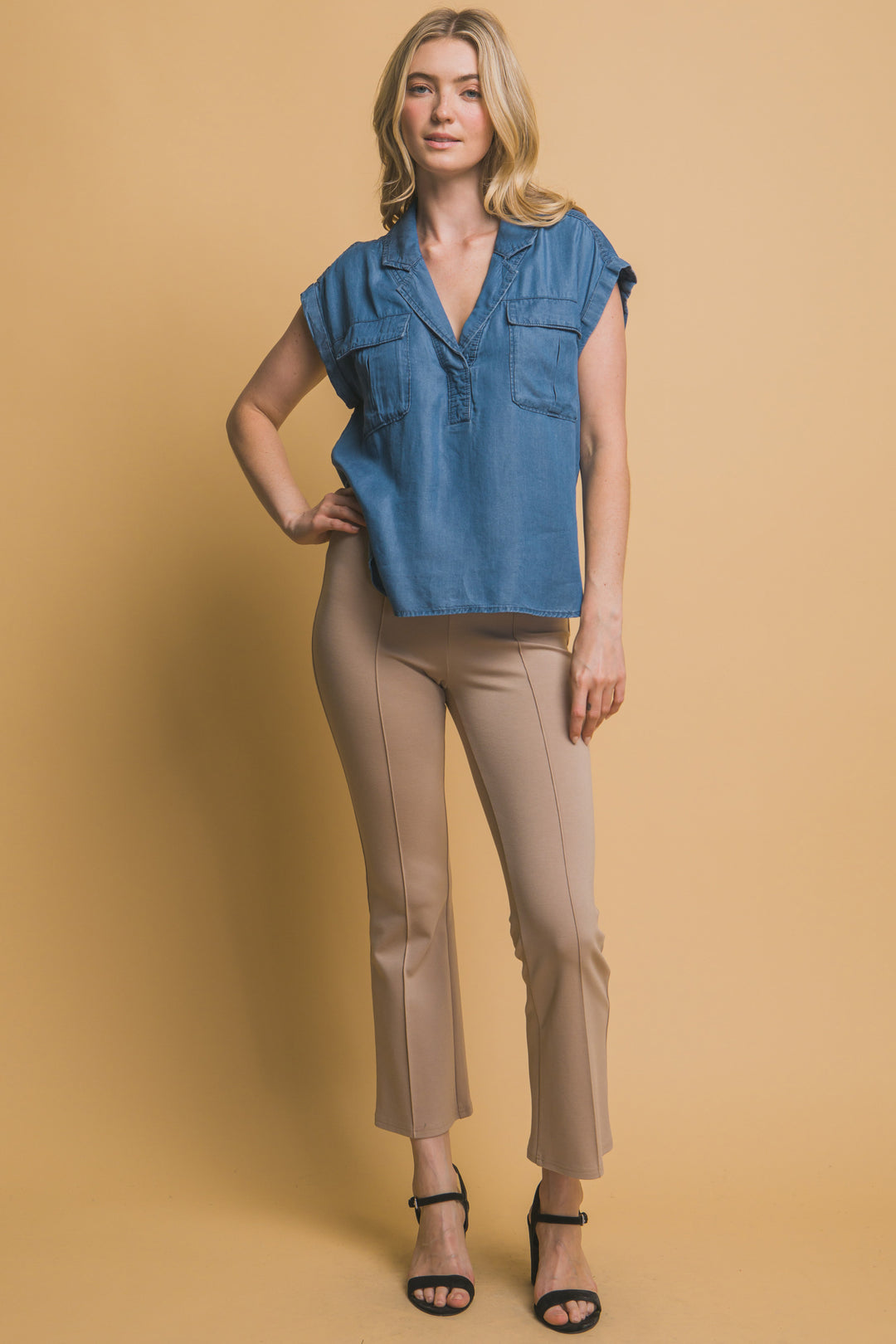 Blusa Corte V Con Dos Bolsillos