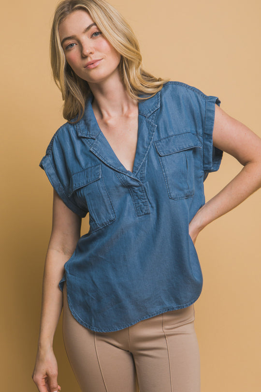 Blusa Corte V Con Dos Bolsillos