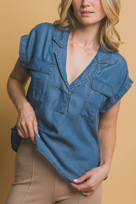 Blusa Corte V Con Dos Bolsillos
