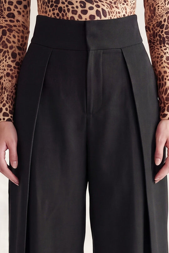 Pantalón  talle alto con diseño estructurado de pierna ancha