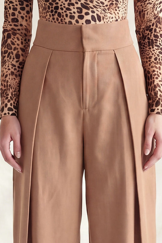 Pantalón  talle alto con diseño estructurado de pierna ancha