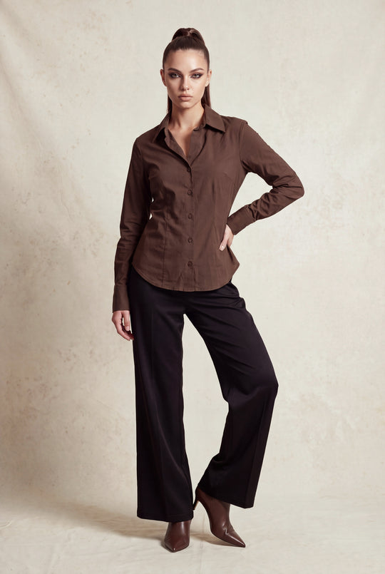 Blusa Clásica y elegante corte entallado