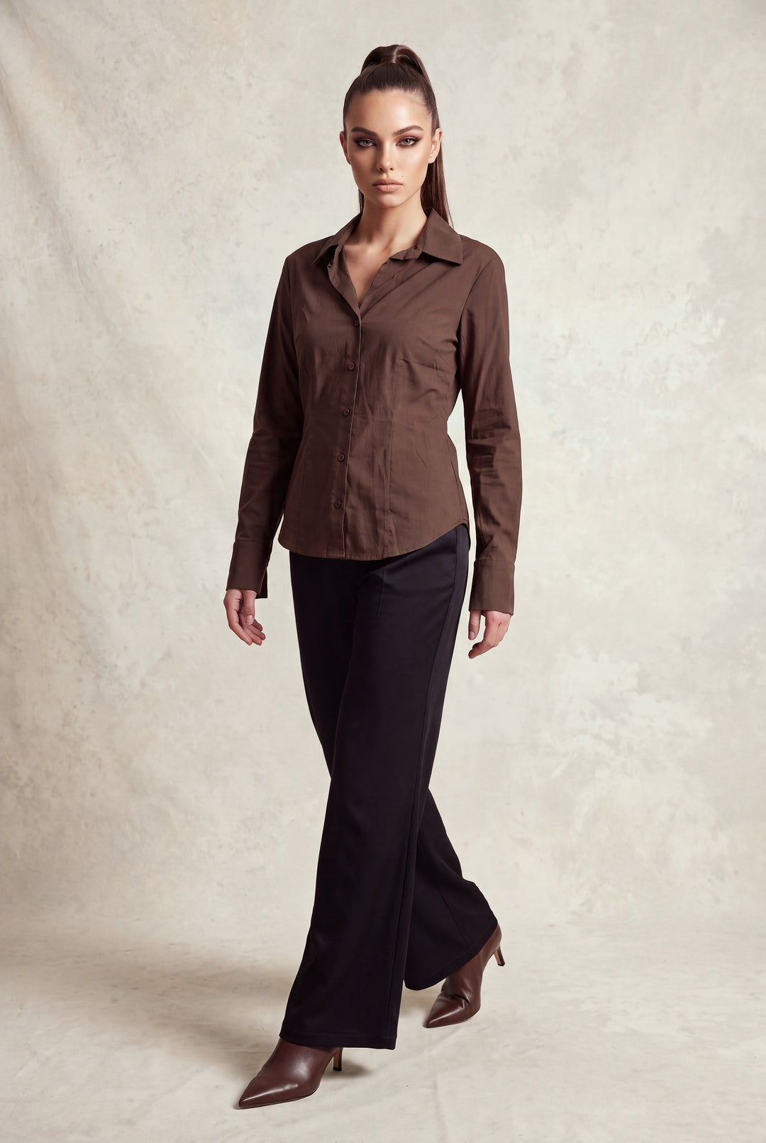 Blusa Clásica y elegante corte entallado