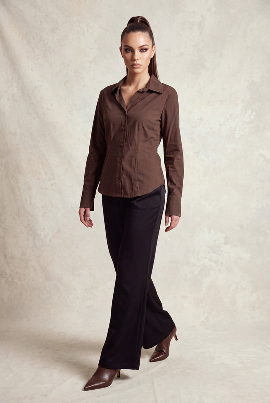 Blusa Clásica y elegante corte entallado