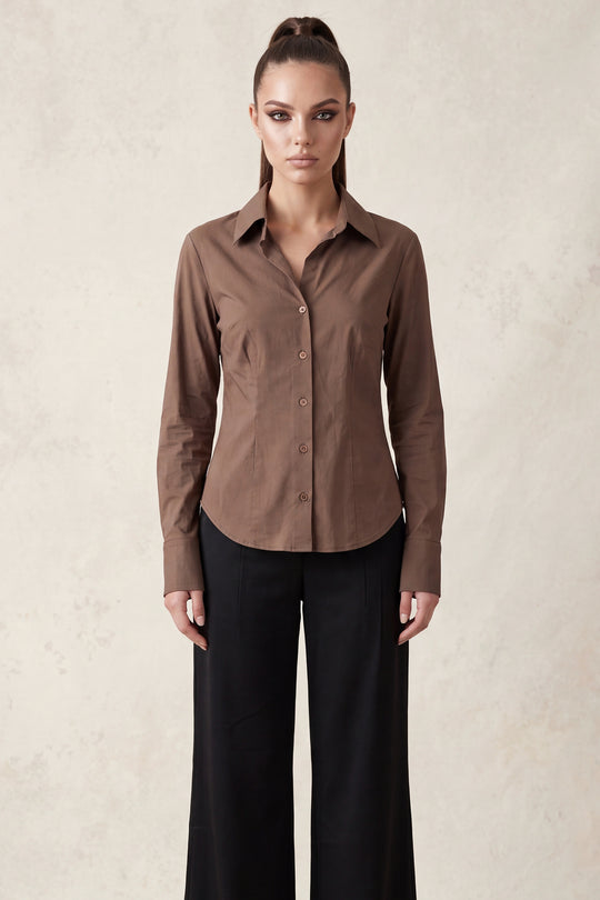 Blusa Clásica y elegante corte entallado