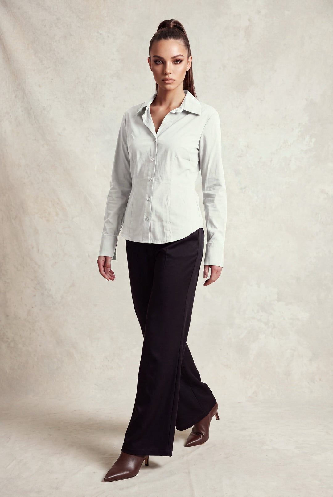 Blusa Clásica y elegante corte entallado