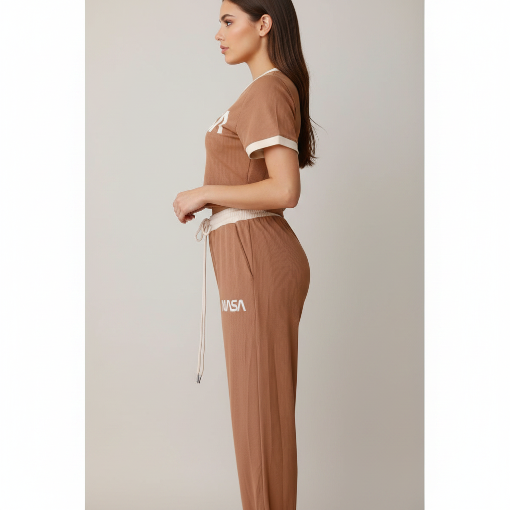 Conjunto Deportivo NASA para Mujer - Top y Pantalon Jogger