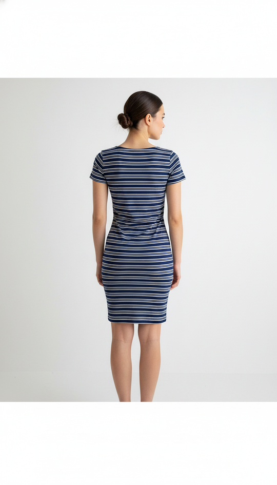 Vestido Corto de Punto a Rayas con Botones al Frente y Manga Corta