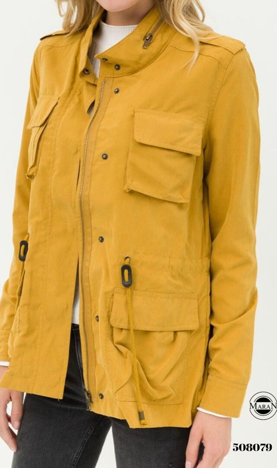 Gabardina con bolsillos