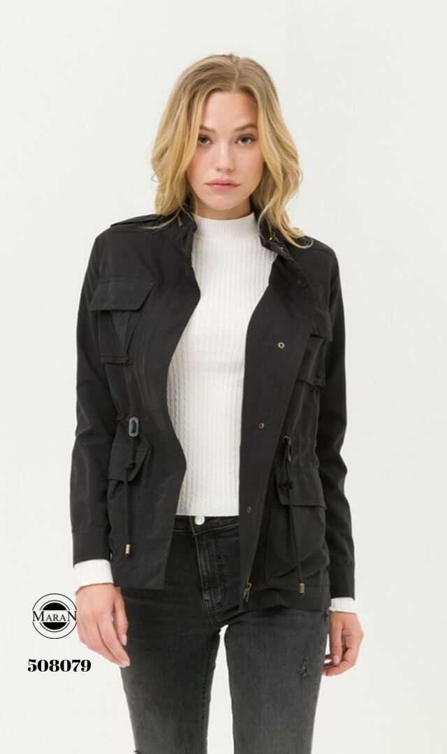 Gabardina con bolsillos