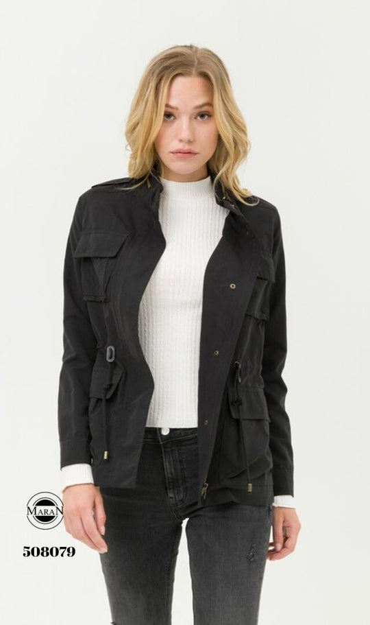 Gabardina con bolsillos