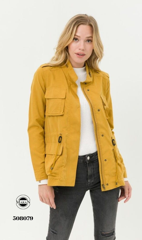 Gabardina con bolsillos
