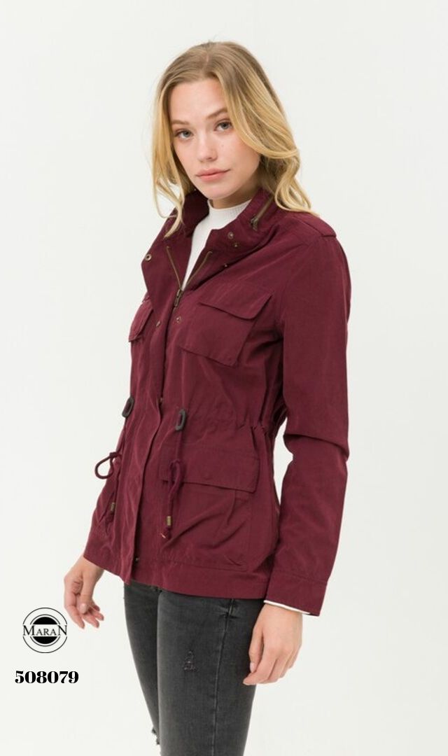 Gabardina con bolsillos