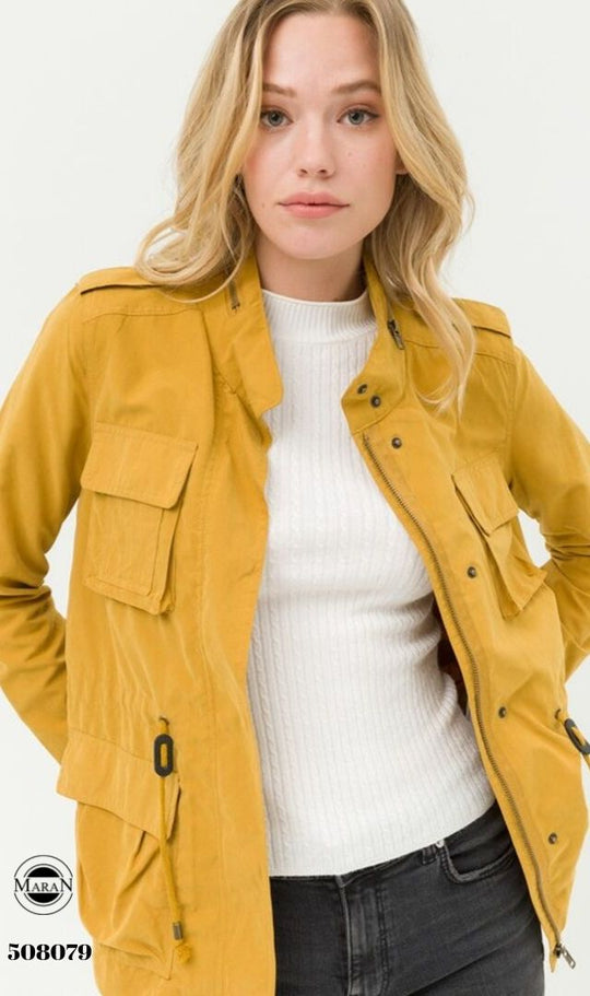 Gabardina con bolsillos