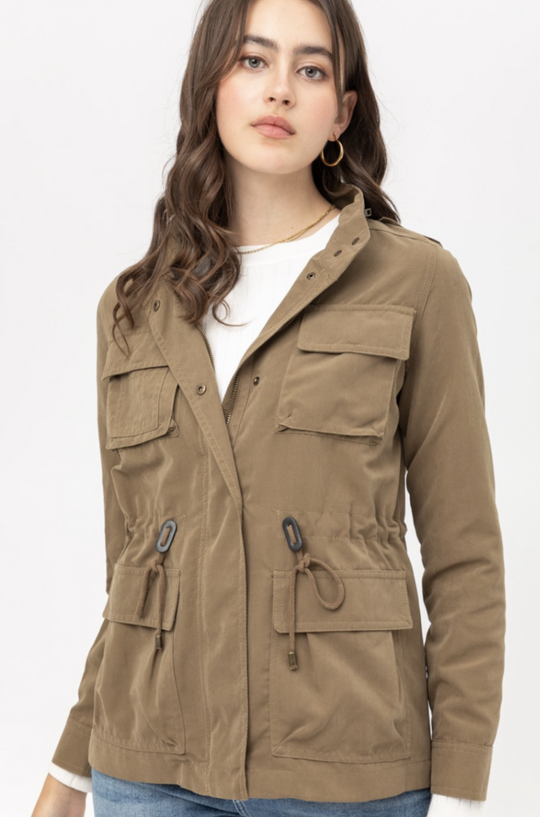Gabardina con bolsillos