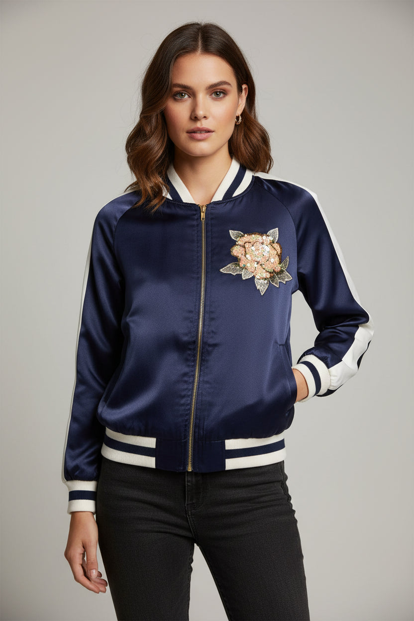 Chamarra Bomber Satinada con Bordado de Flor